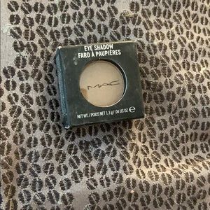 MAC single eyeshadow